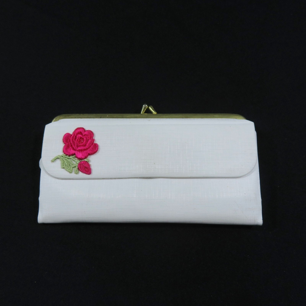 Smart Touch SM Fold Out Clutch Purse White Rose Applique Snap Change 7x4x1.5